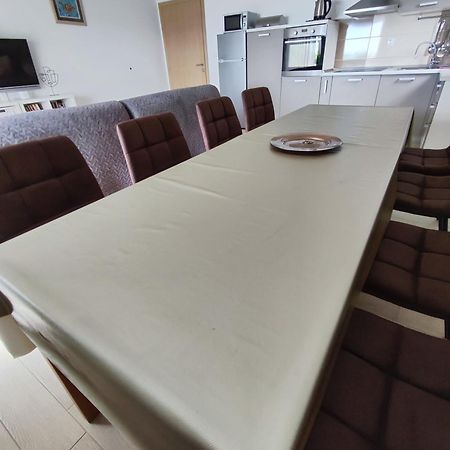 House Natali 70M From The Beach - Free Ev Top Up 利缇纳 外观 照片