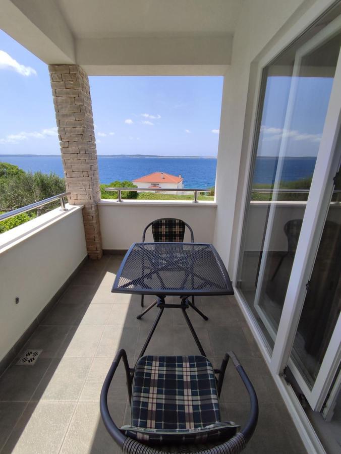 House Natali 70M From The Beach - Free Ev Top Up 利缇纳 外观 照片