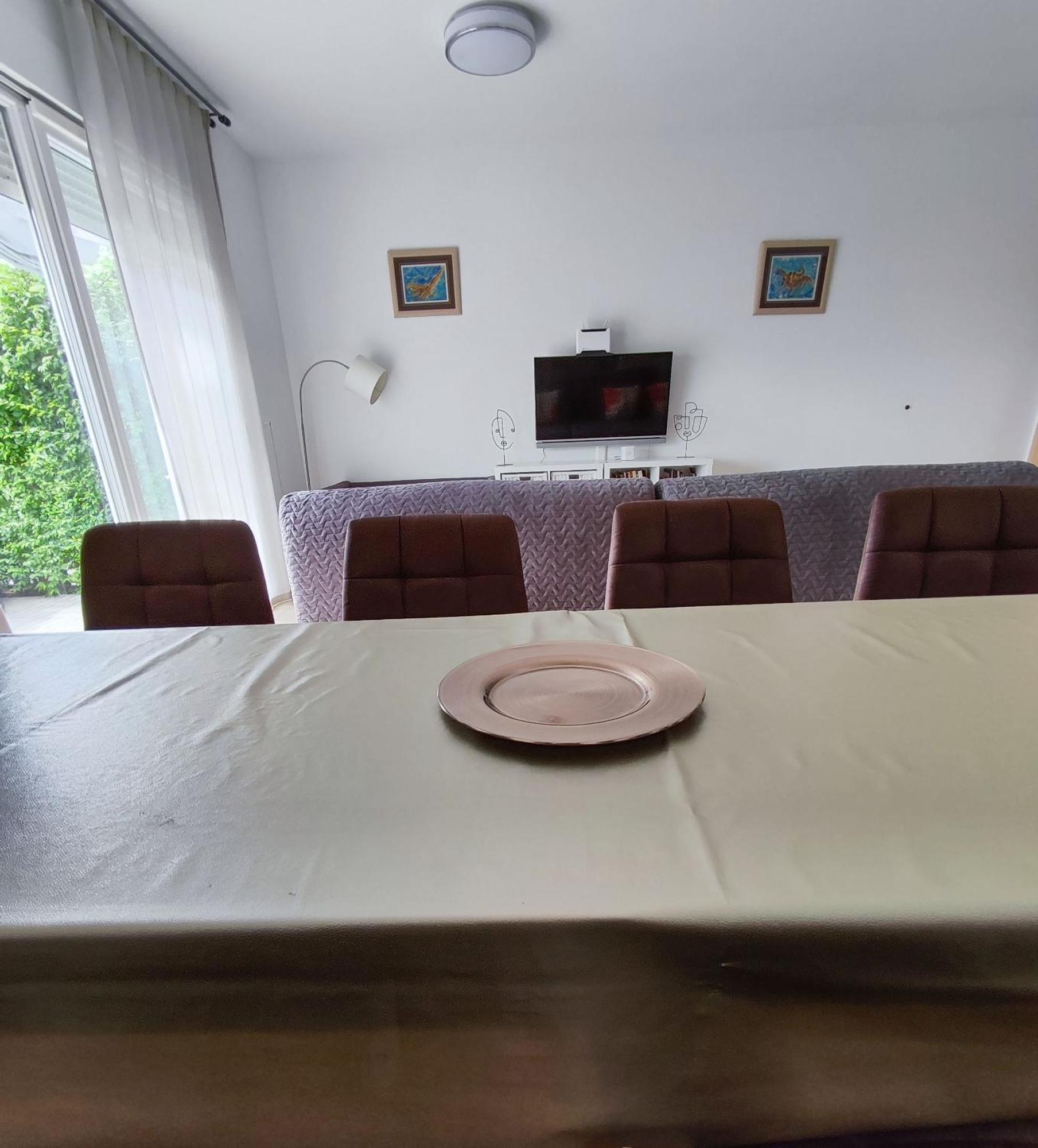 House Natali 70M From The Beach - Free Ev Top Up 利缇纳 外观 照片