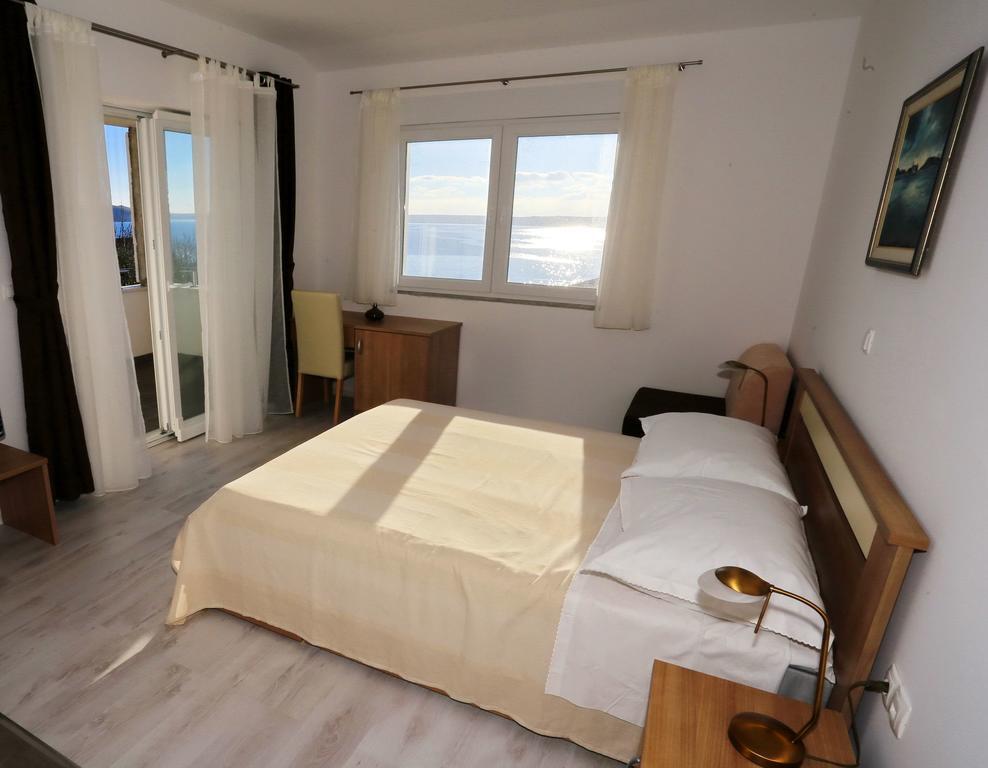 House Natali 70M From The Beach - Free Ev Top Up 利缇纳 外观 照片