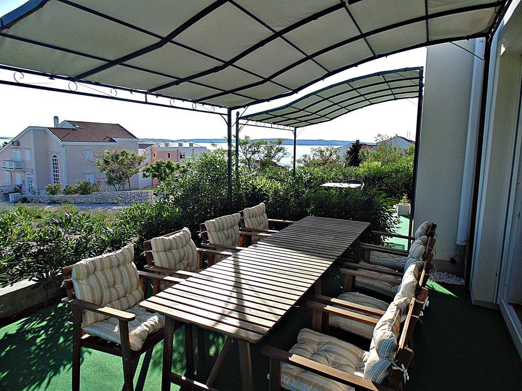 House Natali 70M From The Beach - Free Ev Top Up 利缇纳 外观 照片