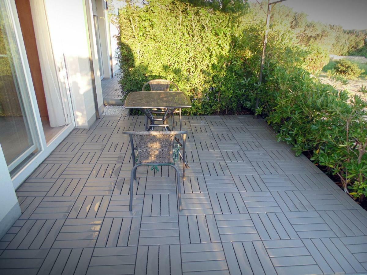 House Natali 70M From The Beach - Free Ev Top Up 利缇纳 外观 照片